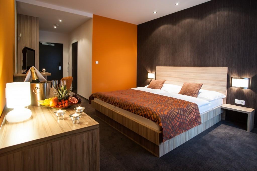 Hotel Tenis 兹沃伦 外观 照片