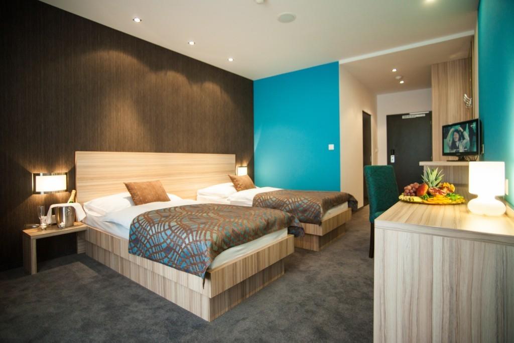 Hotel Tenis 兹沃伦 外观 照片