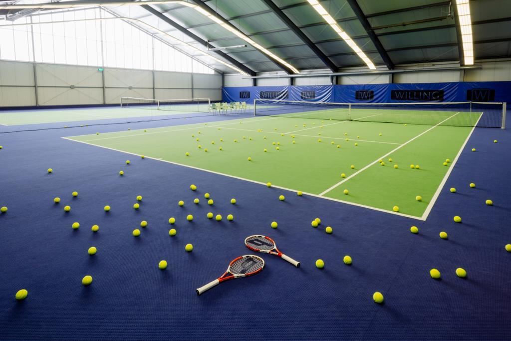 Hotel Tenis 兹沃伦 外观 照片