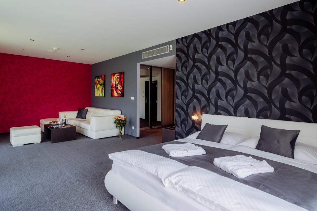 Hotel Tenis 兹沃伦 外观 照片