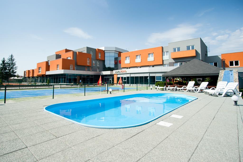 Hotel Tenis 兹沃伦 外观 照片